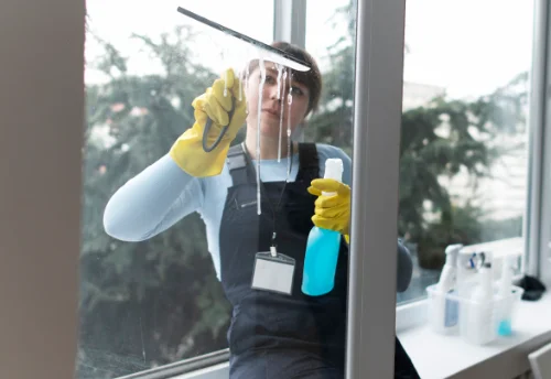 Nettoyage de vitres intérieures et extérieures à Courchamps